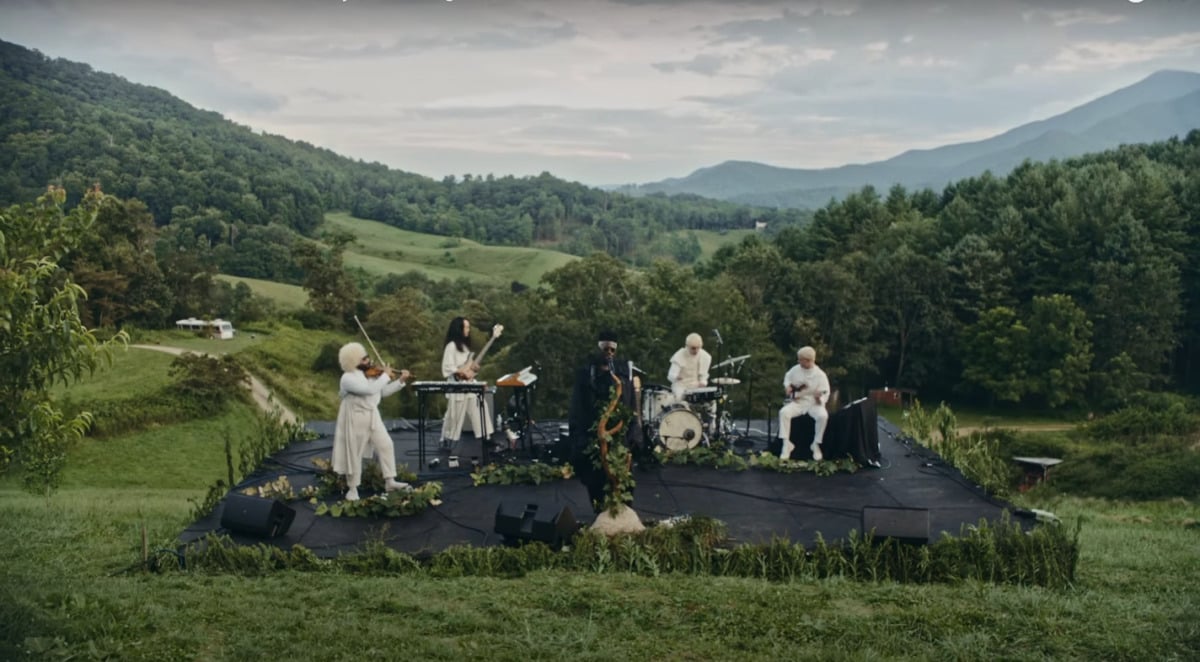 Moses Sumney shares new concert film 'BLACKALACHIA