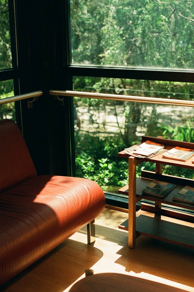 image of desk and table