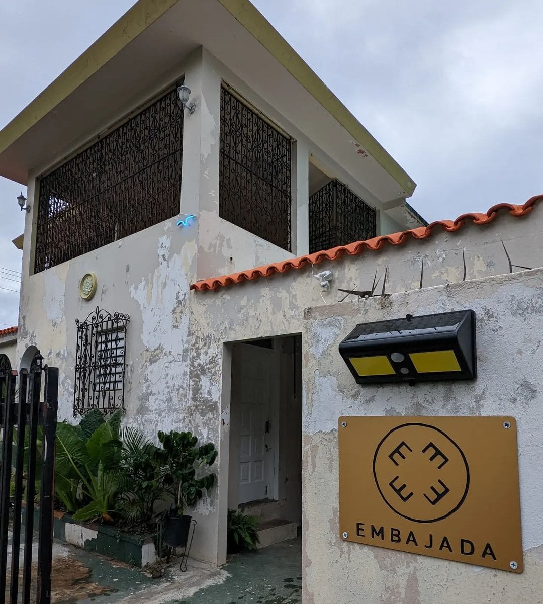 EMBAJADA