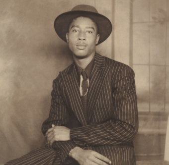 Unknown (American). [Studio Portrait], 1940s – 50s. Gelatin silver print. The Metropolitan Museum of Art, New York, Twentieth- Century Photography Fund, 2015 (2015.330). Photograph by and courtesy of The Metropolitan Museum of Art, New York.
